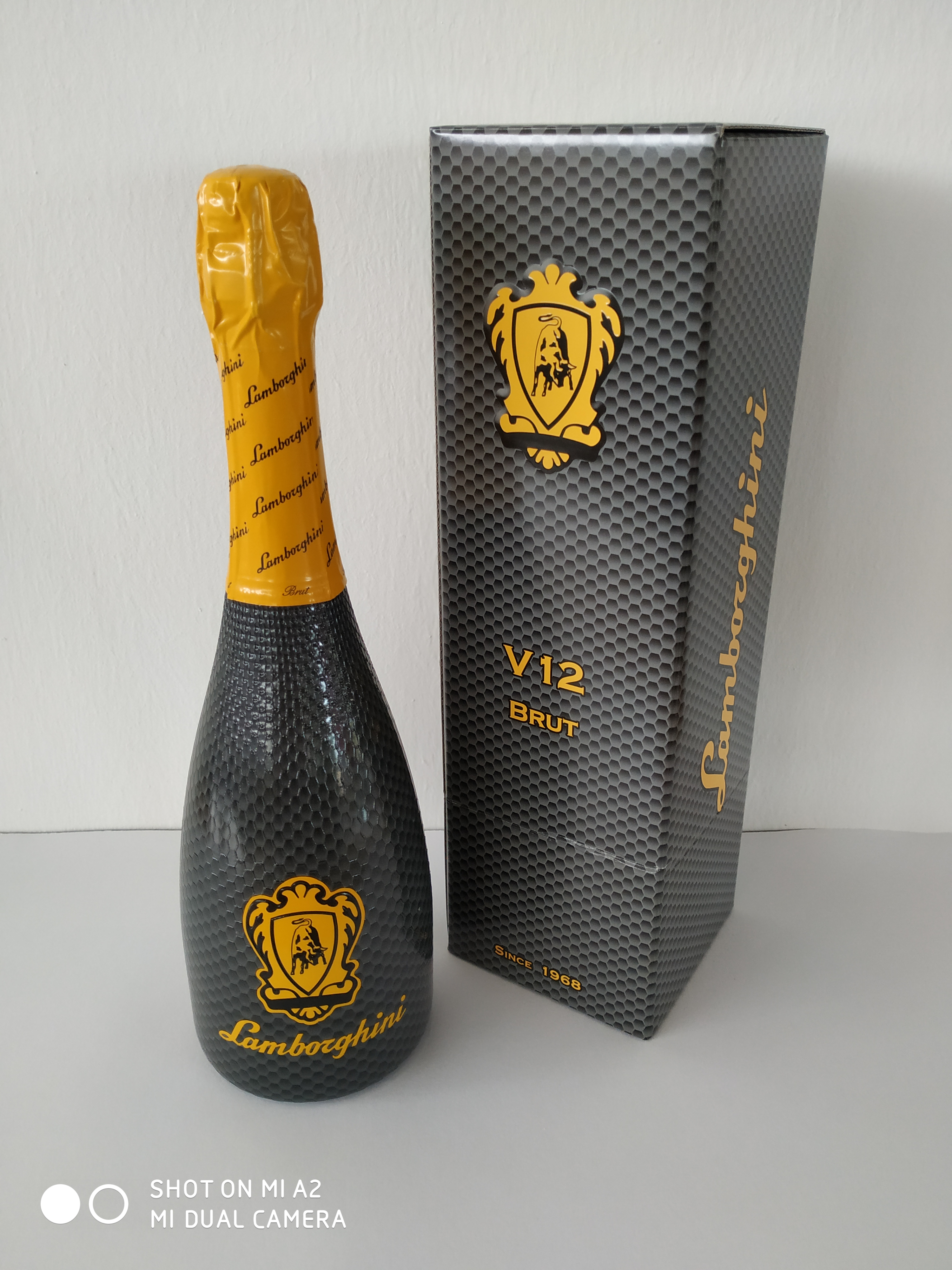 V12